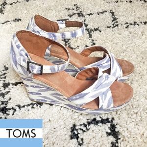 TOMS Blue and Cream Ikat Wedge Sandal